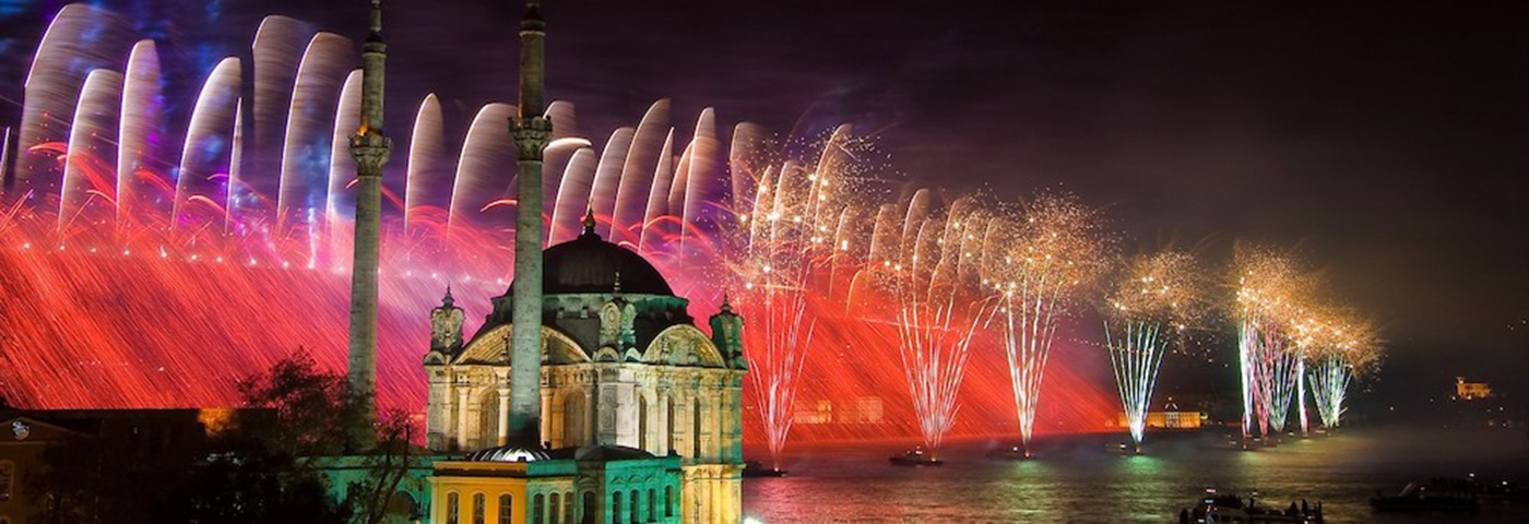 Discover how to spend an epic New Year's Eve in Istanbul’s most iconic locations. Celebrate in style with these unforgettable spots!